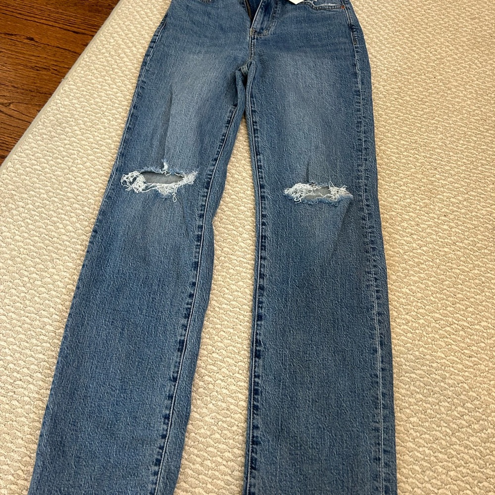 Straight leg distressed jeans BRAND NEW